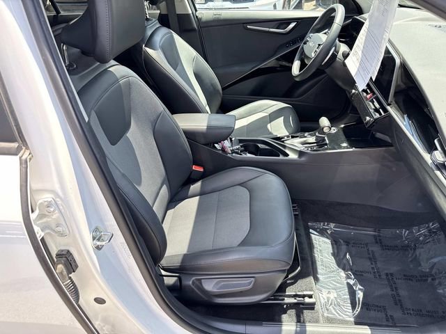 Used 2023 Kia Niro EX Touring FWD image 9