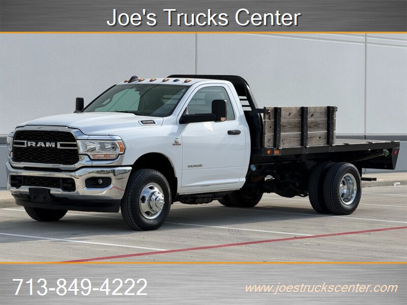 Used 2020 RAM 3500 Tradesman w/ Chrome Appearance Group RWD image 2