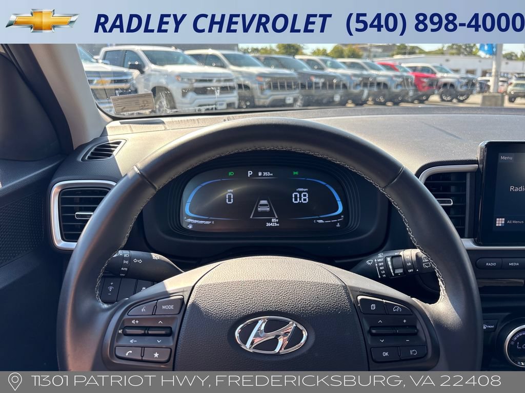 Used 2025 Hyundai Venue SEL FWD image 6