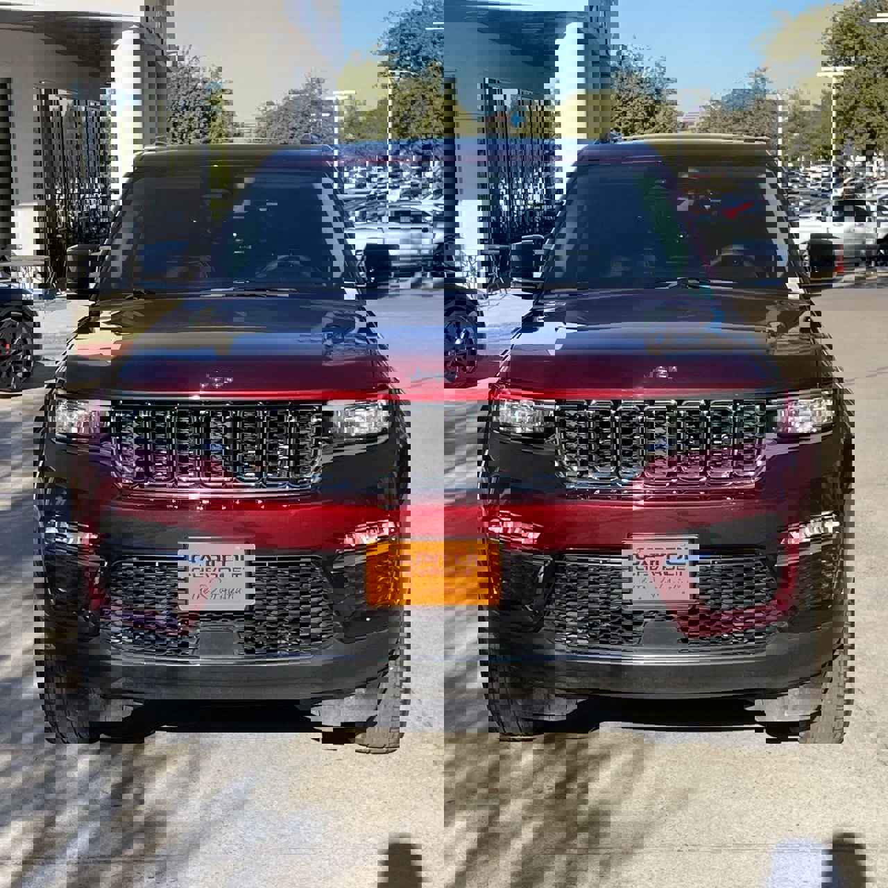 Used 2023 Jeep Grand Cherokee Limited image 6