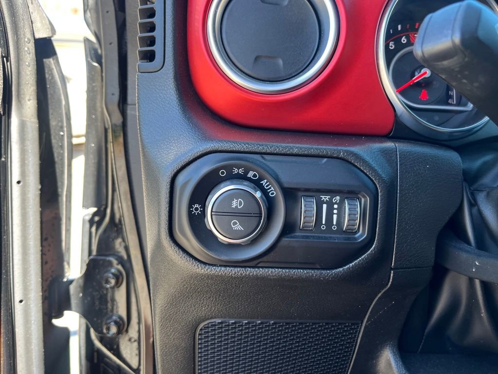 Used 2022 Jeep Gladiator Rubicon image 15