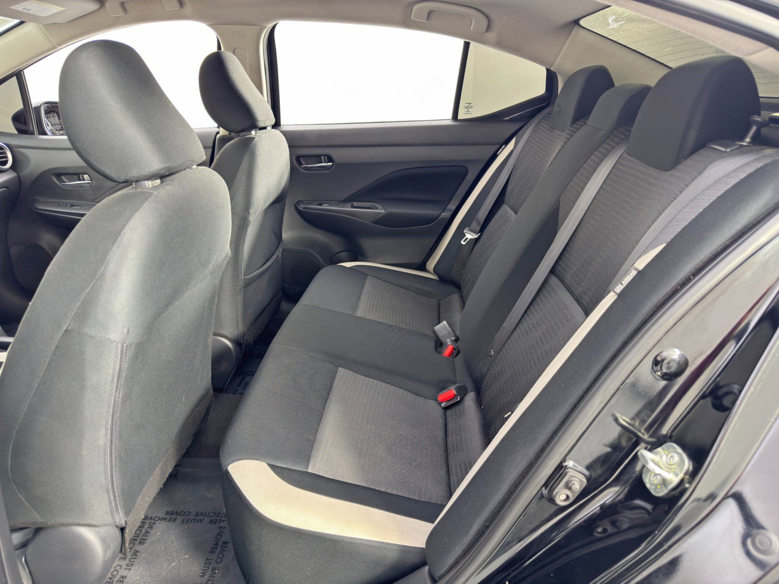 Used 2021 Nissan Versa SV image 32