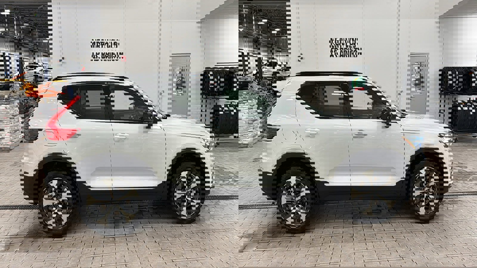 Used 2026 Volvo XC40 B4 Plus w/ Climate Package image 4