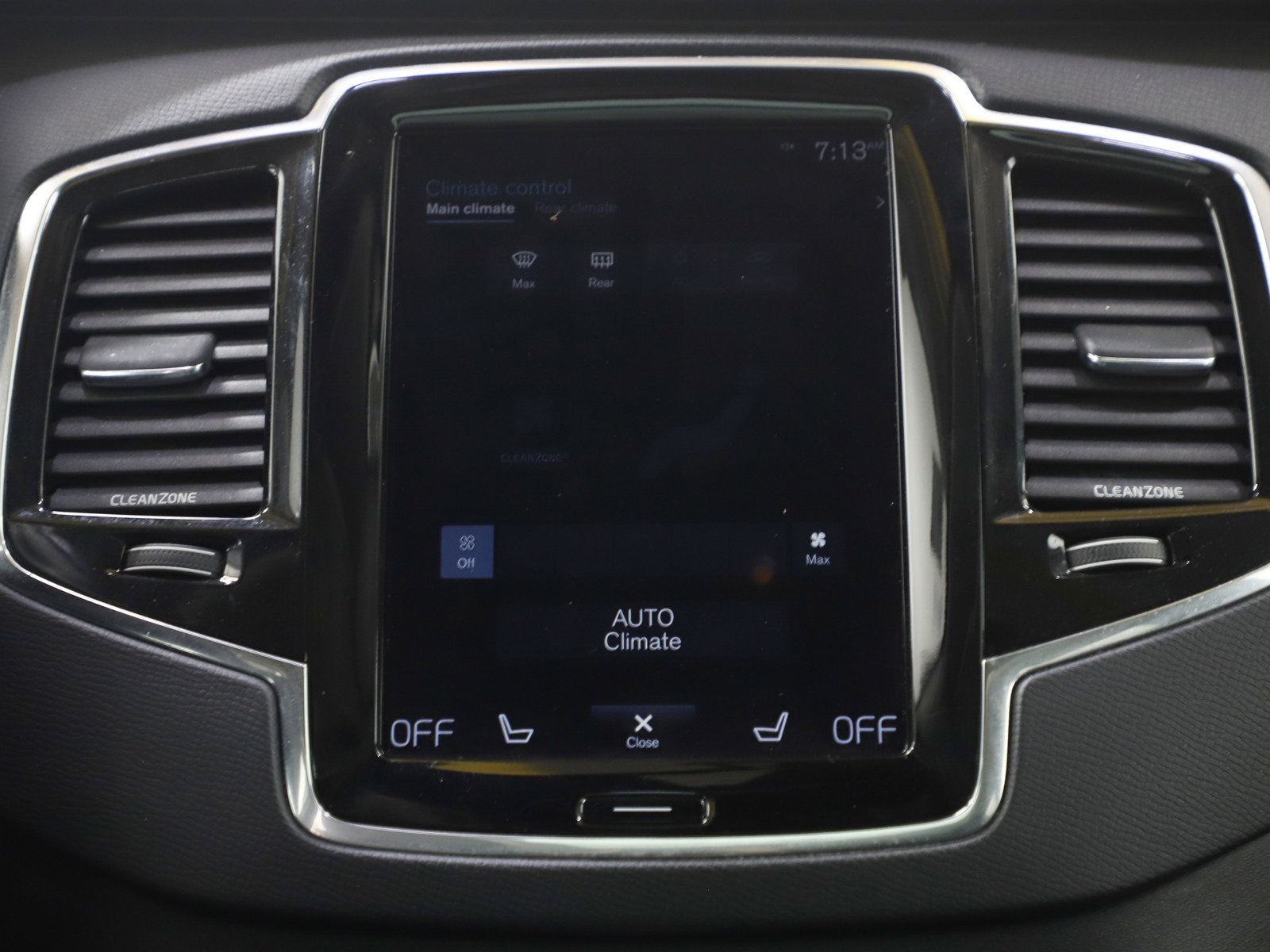 Used 2016 Volvo XC90 T6 Momentum w/ Momentum Plus Package AWD/4WD image 16