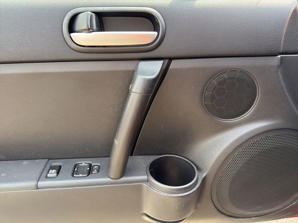 Used 2007 MAZDA MX-5 Miata Touring w/ Appearance Pkg image 10