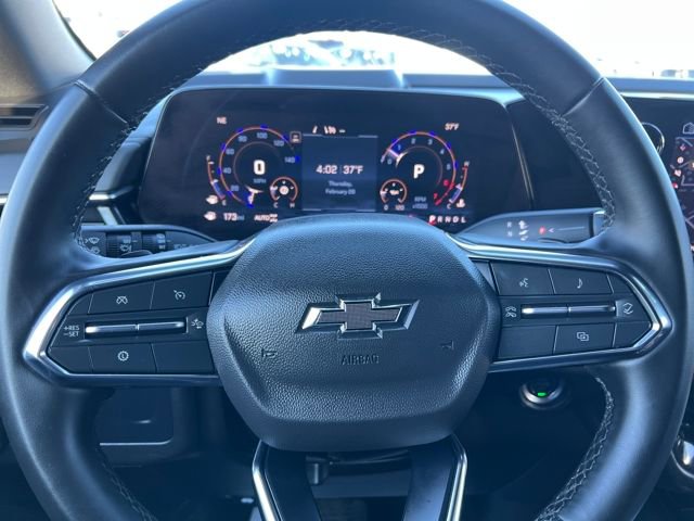 Used 2025 Chevrolet Suburban Z71 image 32