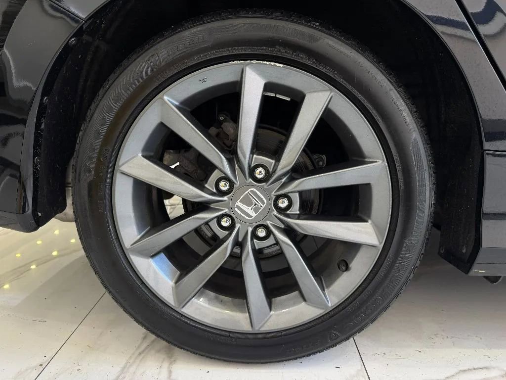 Used 2019 Honda Civic EX image 9