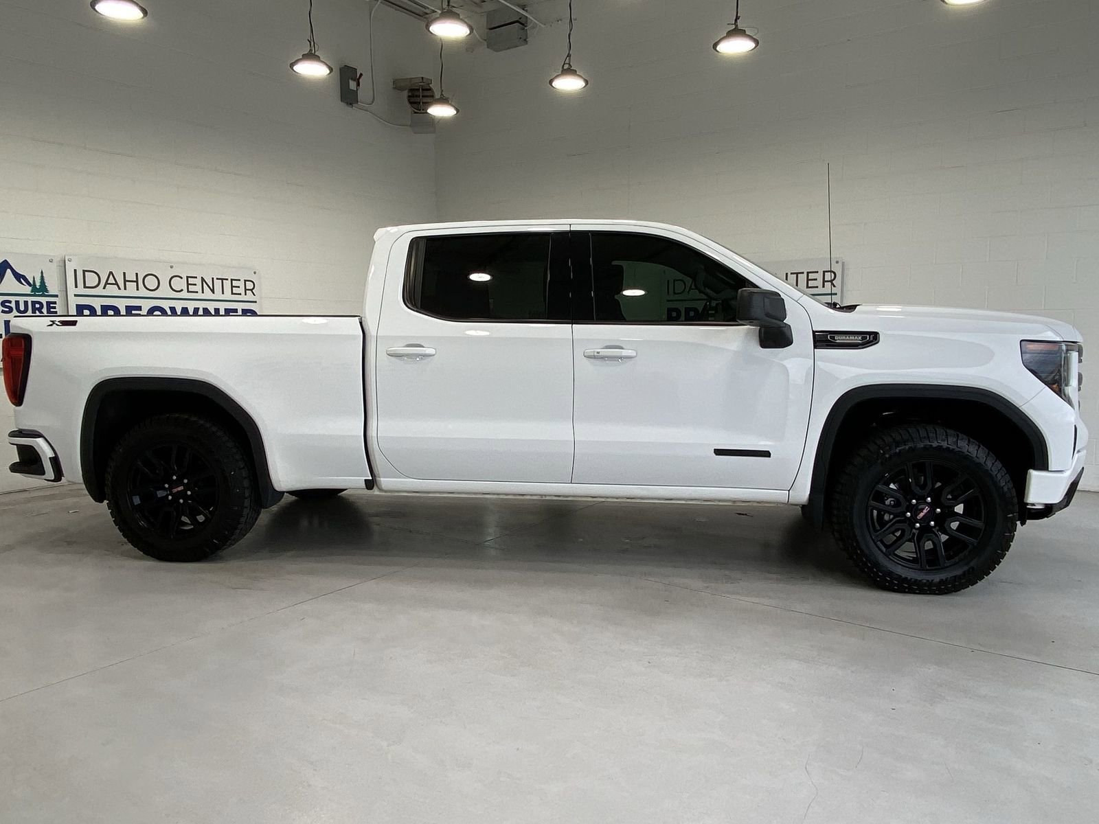 Used 2023 GMC Sierra 1500 Elevation w/ X31 Off-Road Package image 9