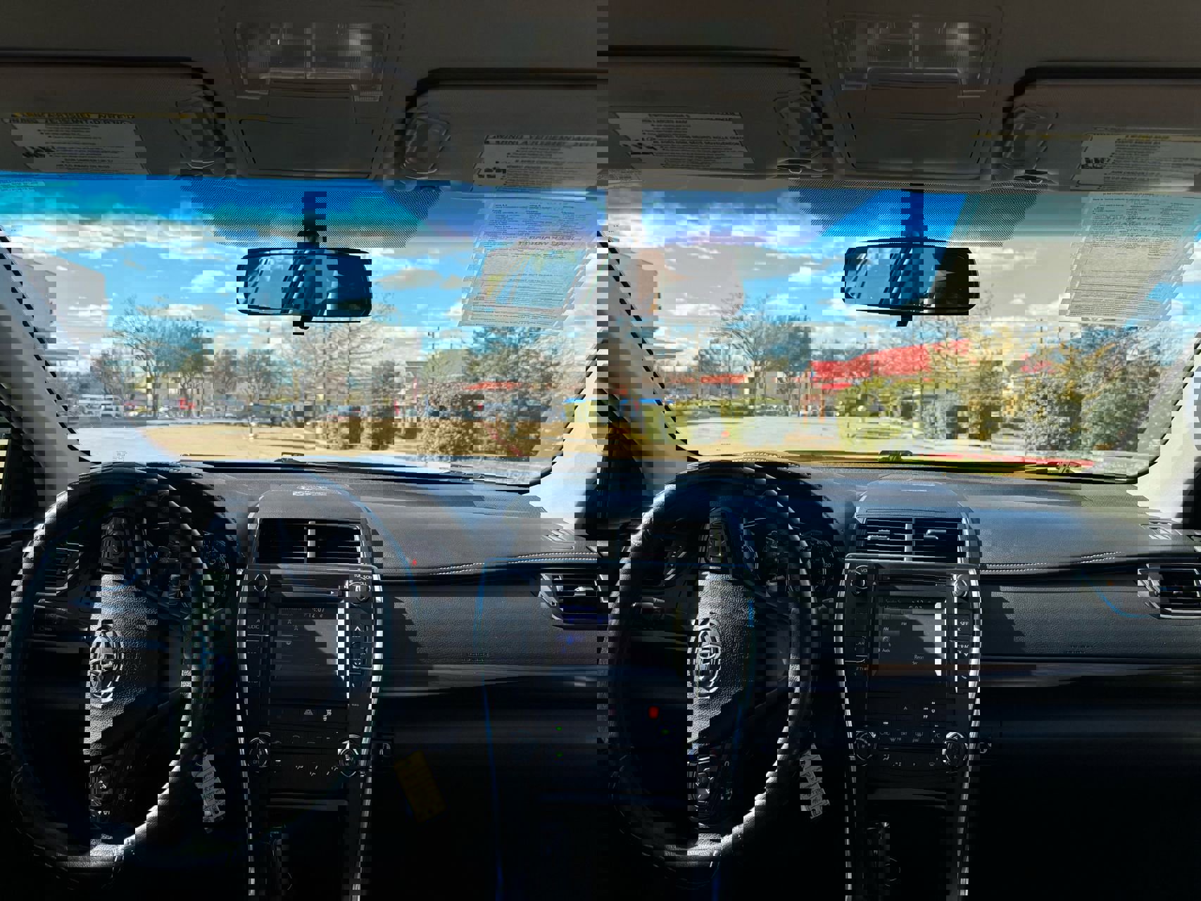 Used 2017 Toyota Camry LE image 21