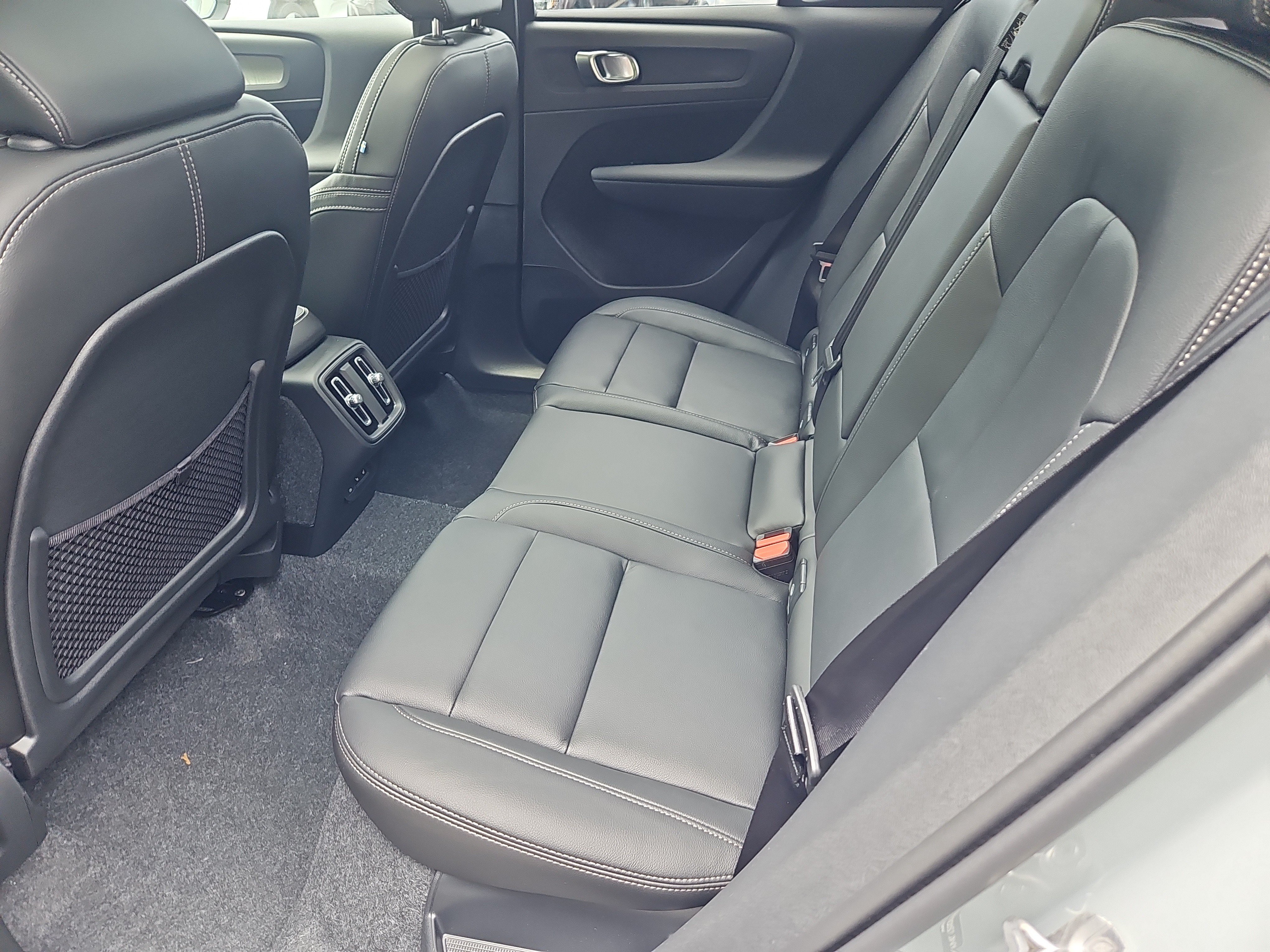 New 2026 Volvo XC40 B5 Plus w/ Protection Package Premier AWD/4WD image 22