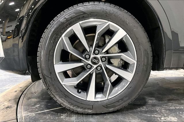 Used 2023 Audi Q5 2.0T Premium w/ Convenience Package image 8