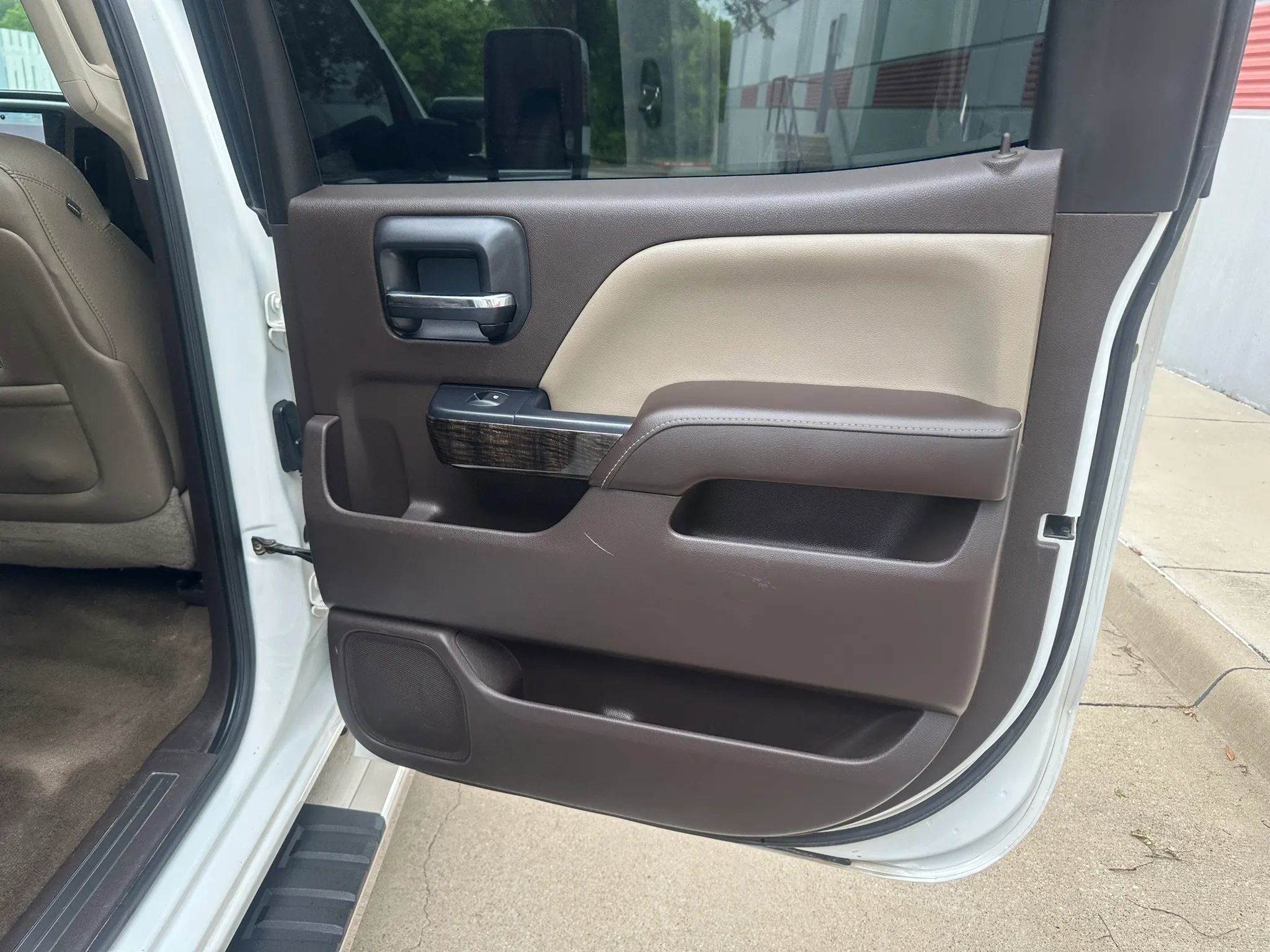 Used 2015 GMC Sierra 2500 Denali w/ Duramax Plus Package AWD/4WD image 24