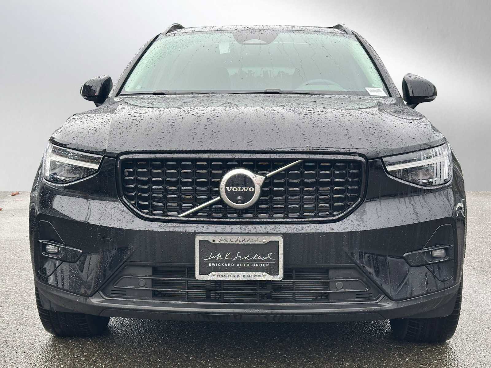 Used 2025 Volvo XC40 B5 Plus w/ Protection Package Premier image 8