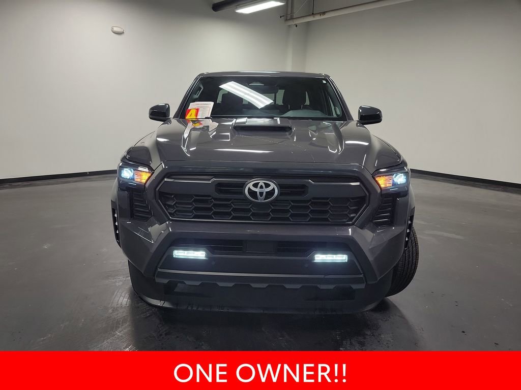 Used 2024 Toyota Tacoma TRD Sport w/ TRD Sport Upgrade Package image 3