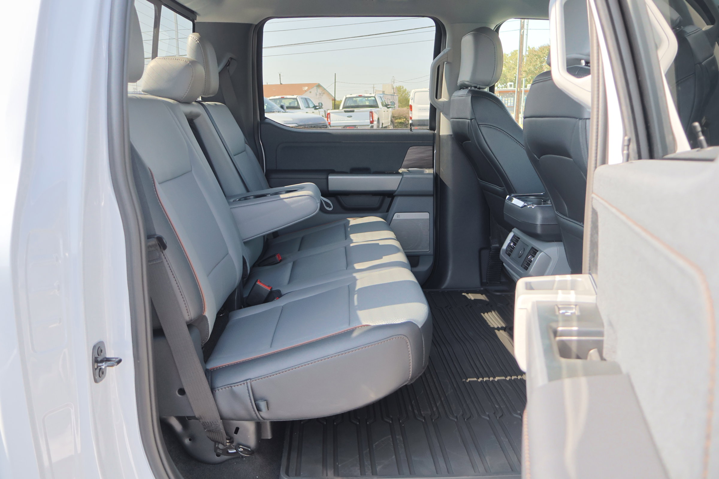 Certified 2025 Ford F150 Lariat w/ Equipment Group 501A Mid image 30