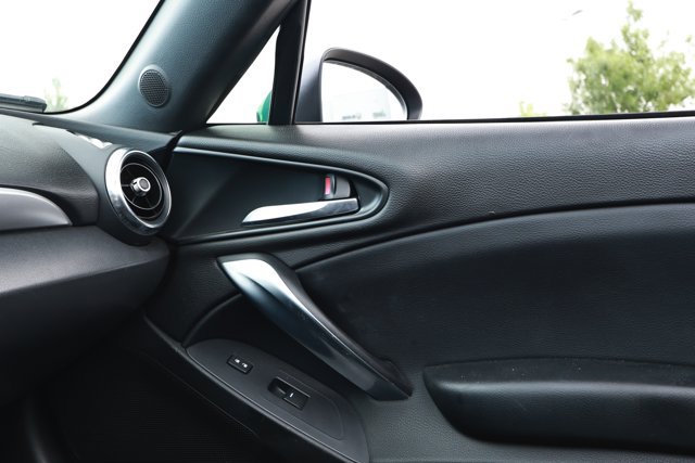 Used 2017 FIAT 124 Spider Classica RWD image 29
