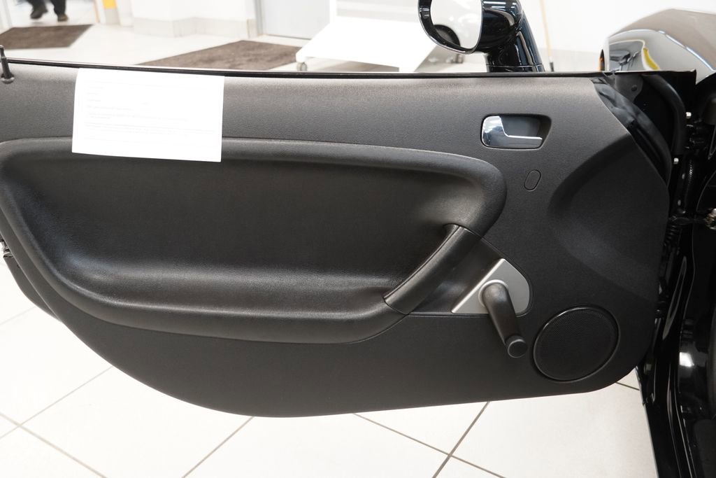 Used 2007 Pontiac Solstice Convertible RWD image 14