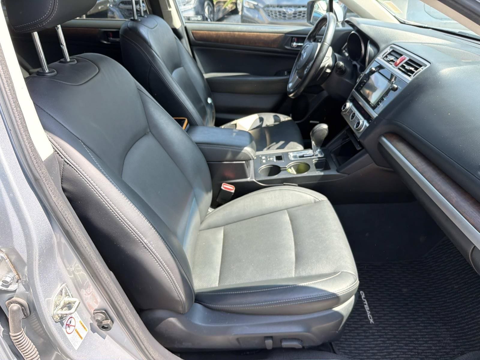 Used 2016 Subaru Outback 2.5i Limited AWD/4WD image 13