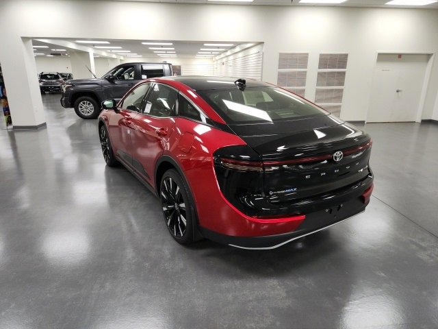 New 2026 Toyota Crown Platinum image 4