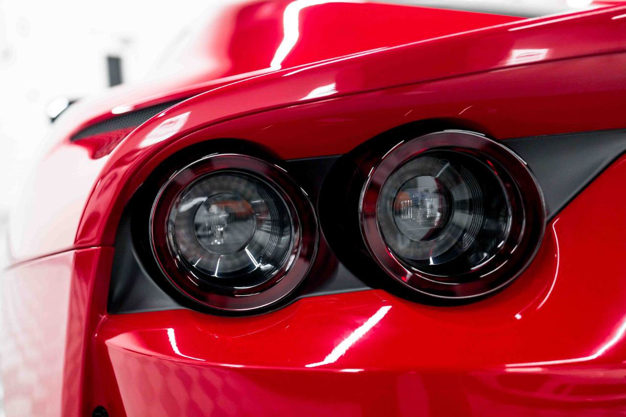 Used 2018 Ferrari 812 Superfast RWD image 35
