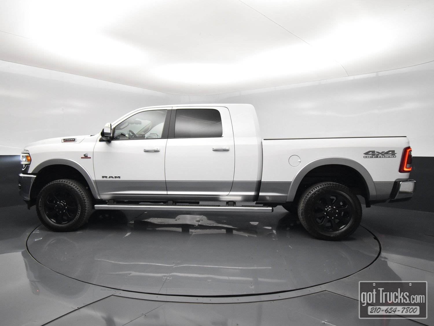 Used 2019 RAM 2500 Laramie AWD/4WD image 3
