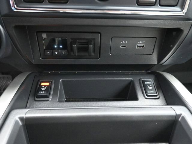 Used 2024 Nissan Titan SV w/ SV Convenience Package image 17