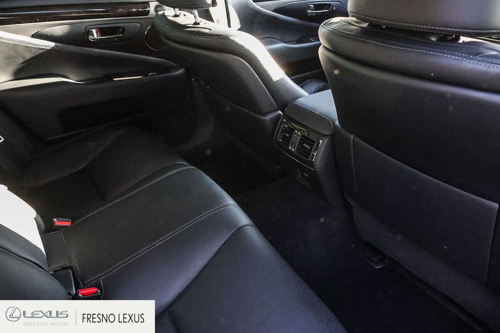 Used 2014 Lexus LS 460 w/ Comfort Package image 12