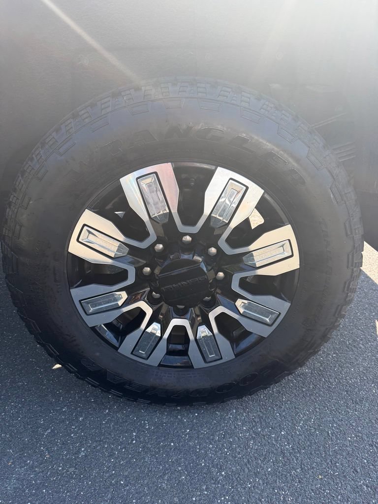 Used 2024 GMC Sierra 2500 Denali w/ Denali Reserve Package AWD/4WD image 27