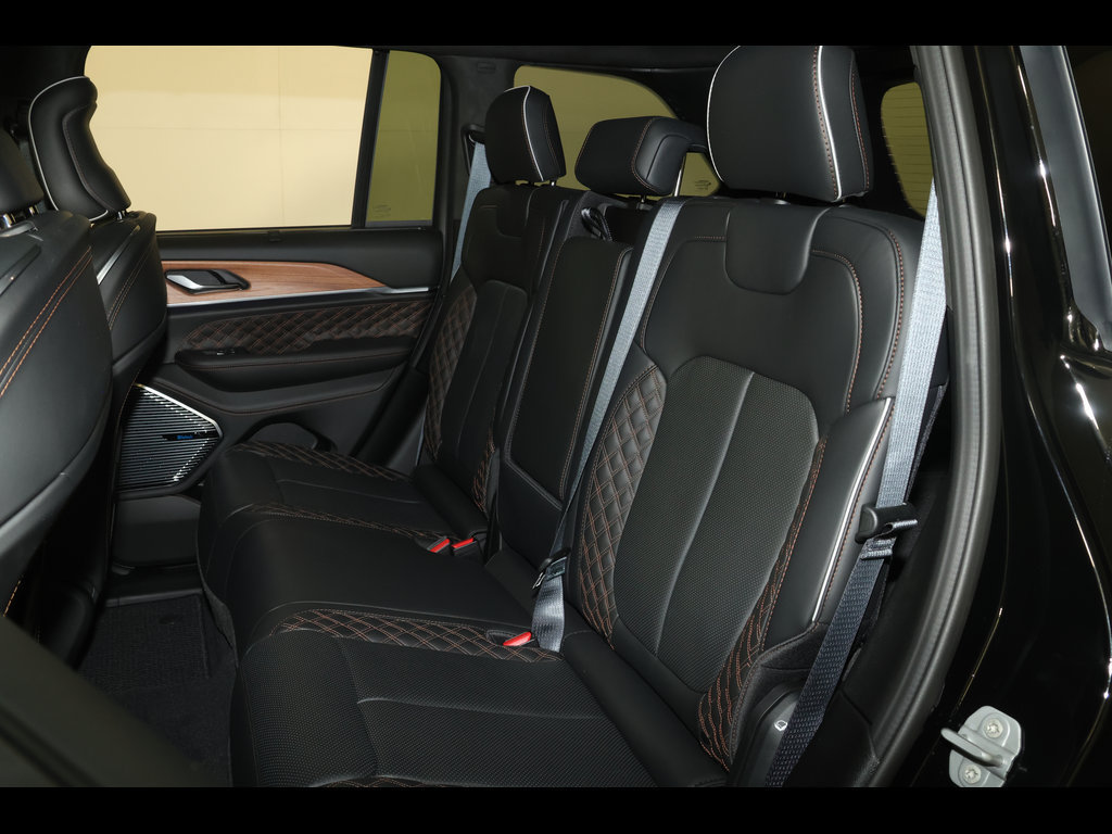 New 2027 Jeep Grand Cherokee Summit AWD/4WD image 28