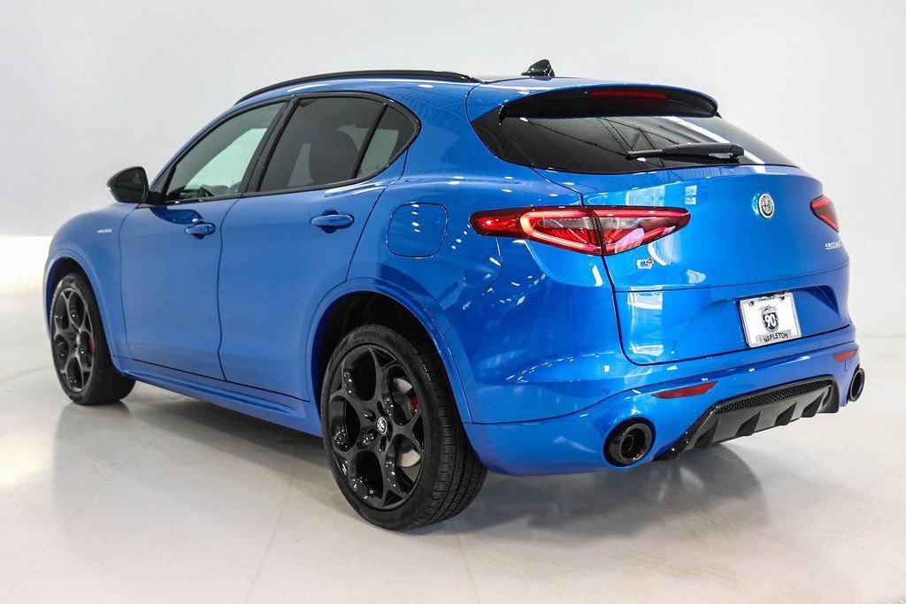 Used 2023 Alfa Romeo Stelvio Veloce AWD/4WD image 5