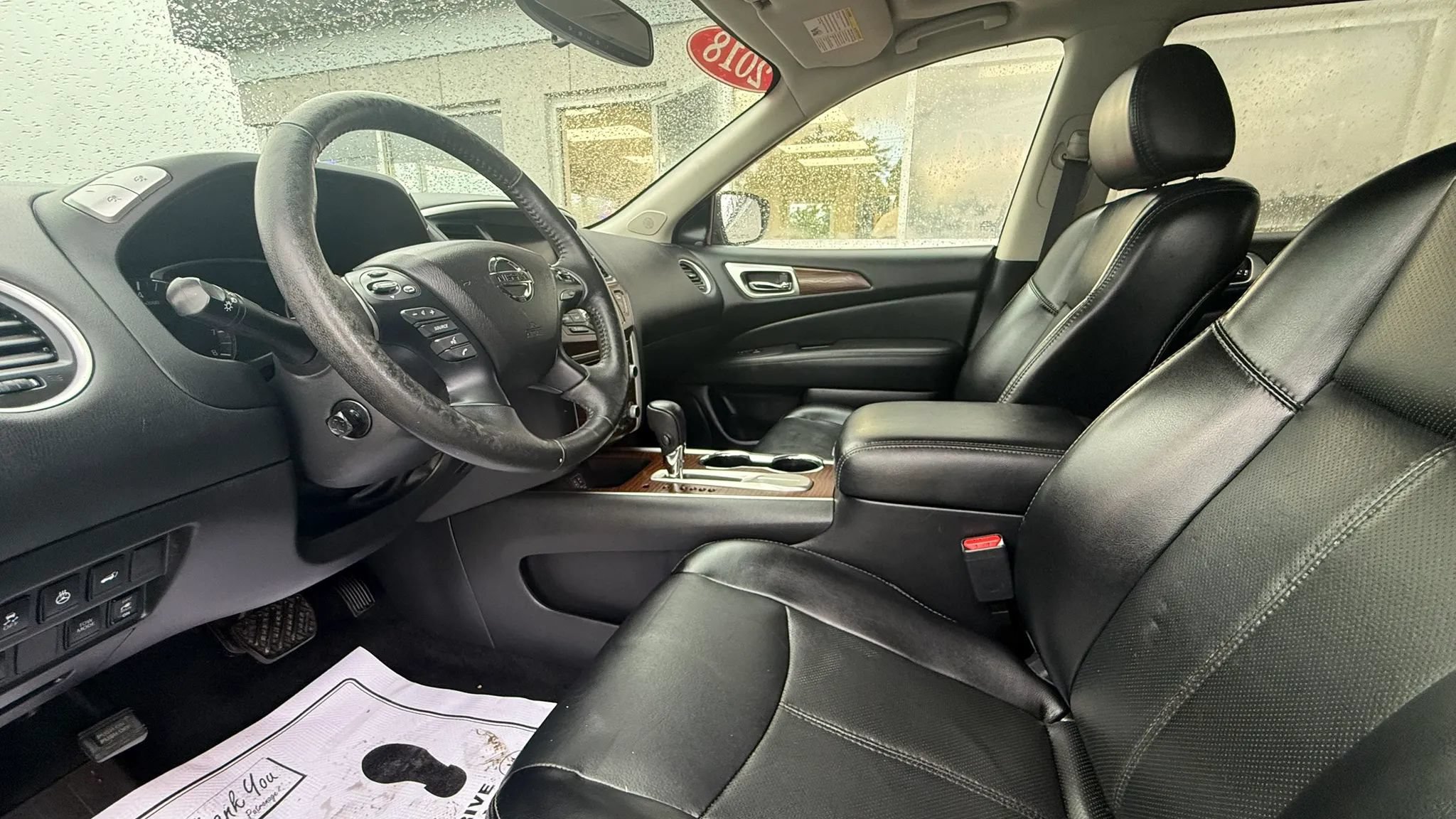 Used 2018 Nissan Pathfinder Platinum w/ Cargo Package FWD image 10