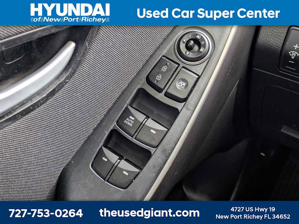 Used 2017 Hyundai Elantra GT image 24