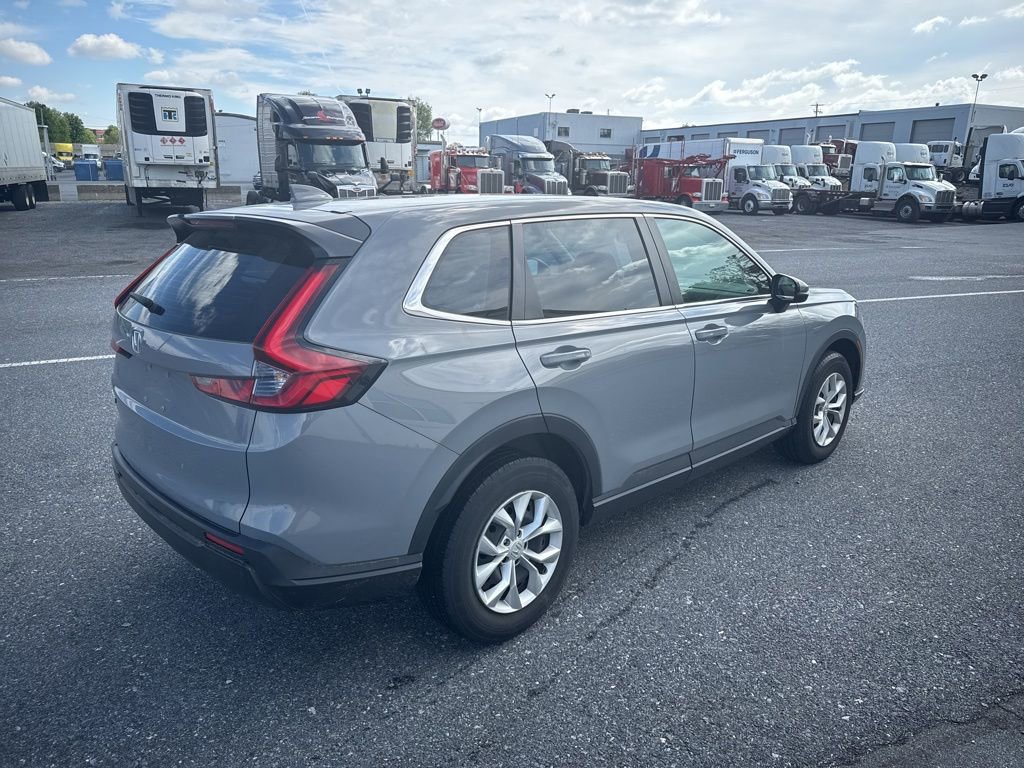 Used 2023 Honda CR-V LX image 5