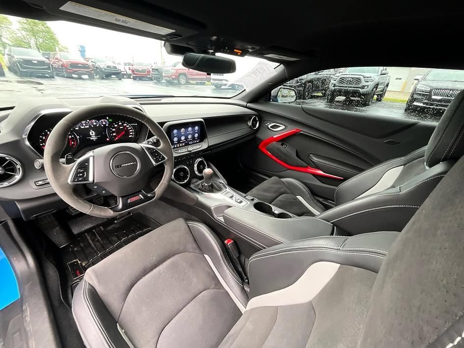 Used 2022 Chevrolet Camaro SS RWD image 30
