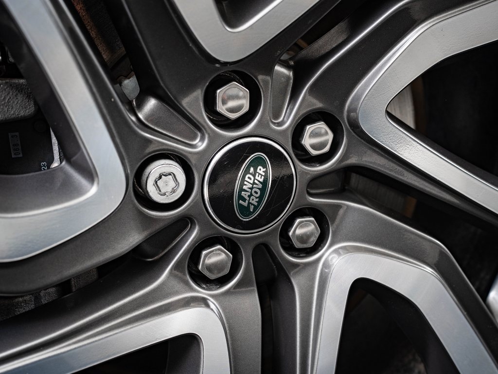 Used 2023 Land Rover Discovery Sport SE R-Dynamic image 8