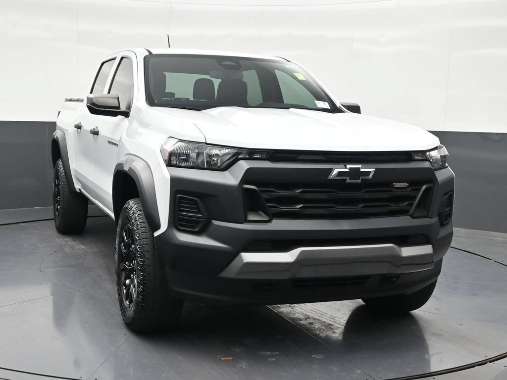 Used 2023 Chevrolet Colorado Trail Boss w/ Advanced Trailering Package AWD/4WD image 8