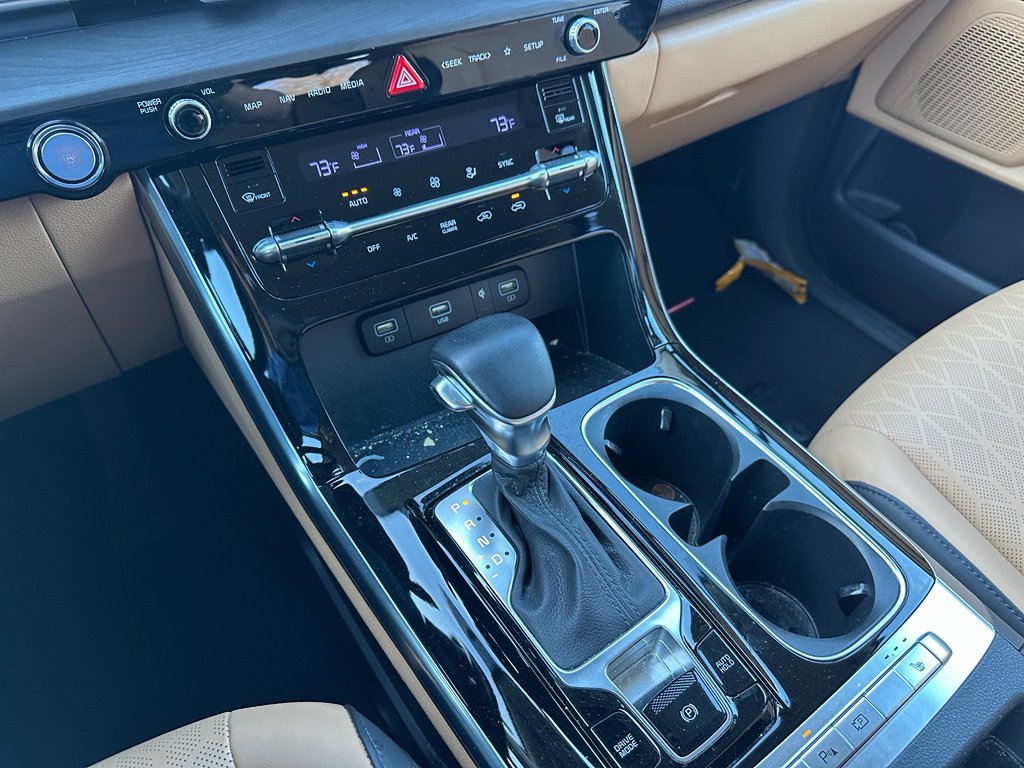 Used 2022 Kia Carnival EX image 20