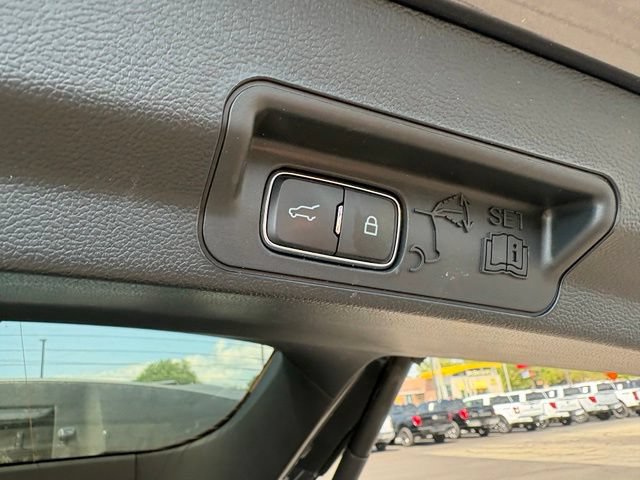 Used 2024 Ford Explorer XLT w/ Equipment Group 202A AWD/4WD image 17