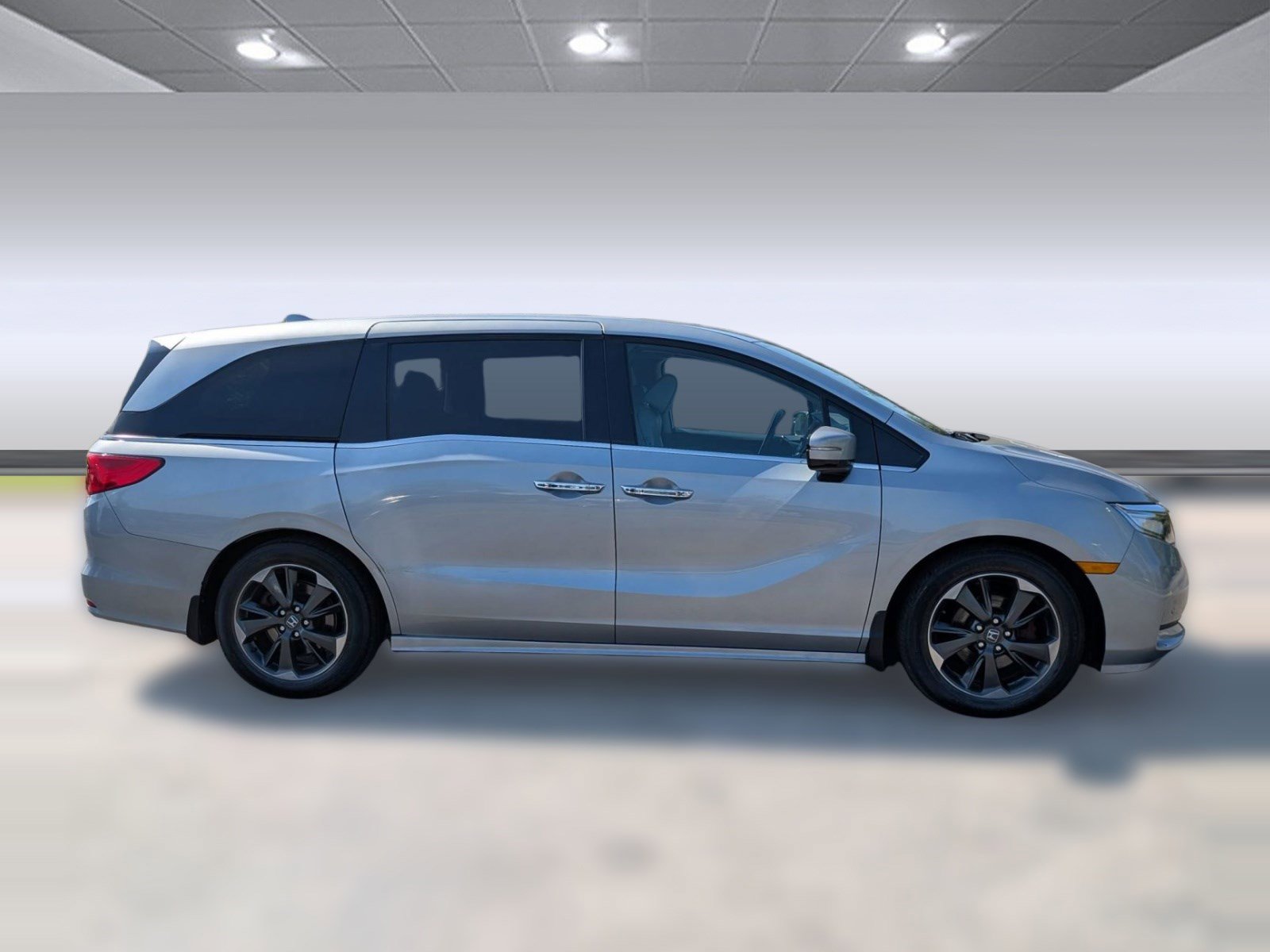 Used 2023 Honda Odyssey Elite image 8