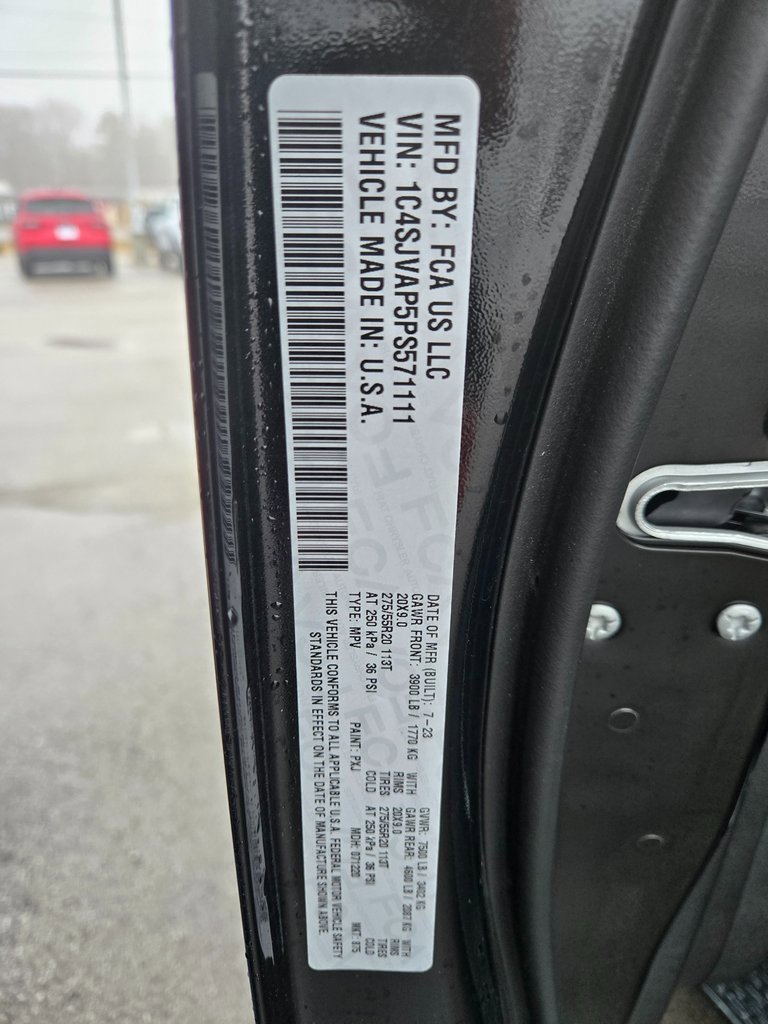 Used 2023 Jeep Wagoneer 4WD w/ Premium Group I image 14