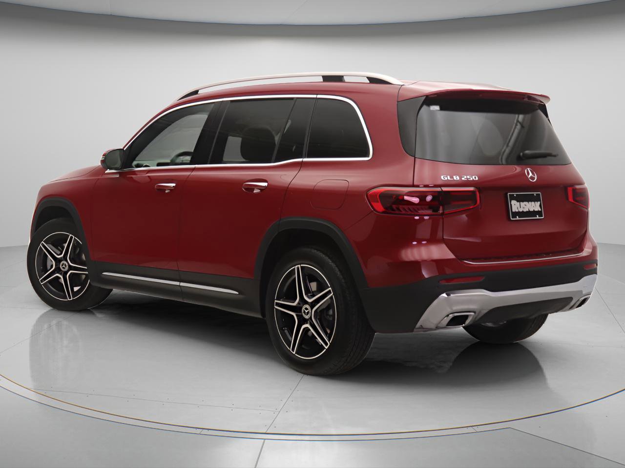 New 2026 Mercedes-Benz GLB 250 image 2