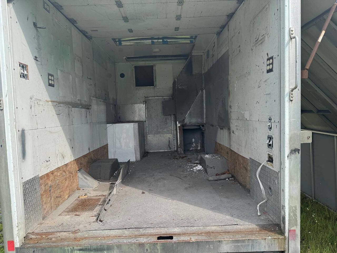 Used 2012 Ford E-350 and Econoline 350 Super Duty image 20