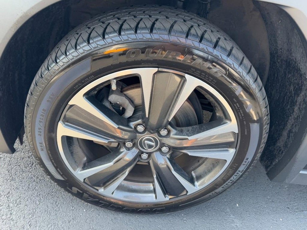 Used 2019 Lexus UX 200 image 7