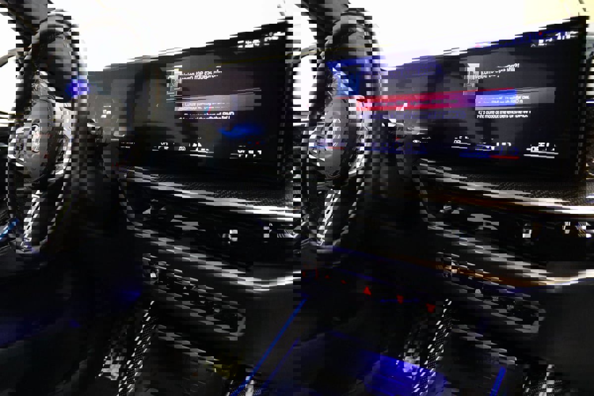 Used 2024 BMW X7 M60i image 70