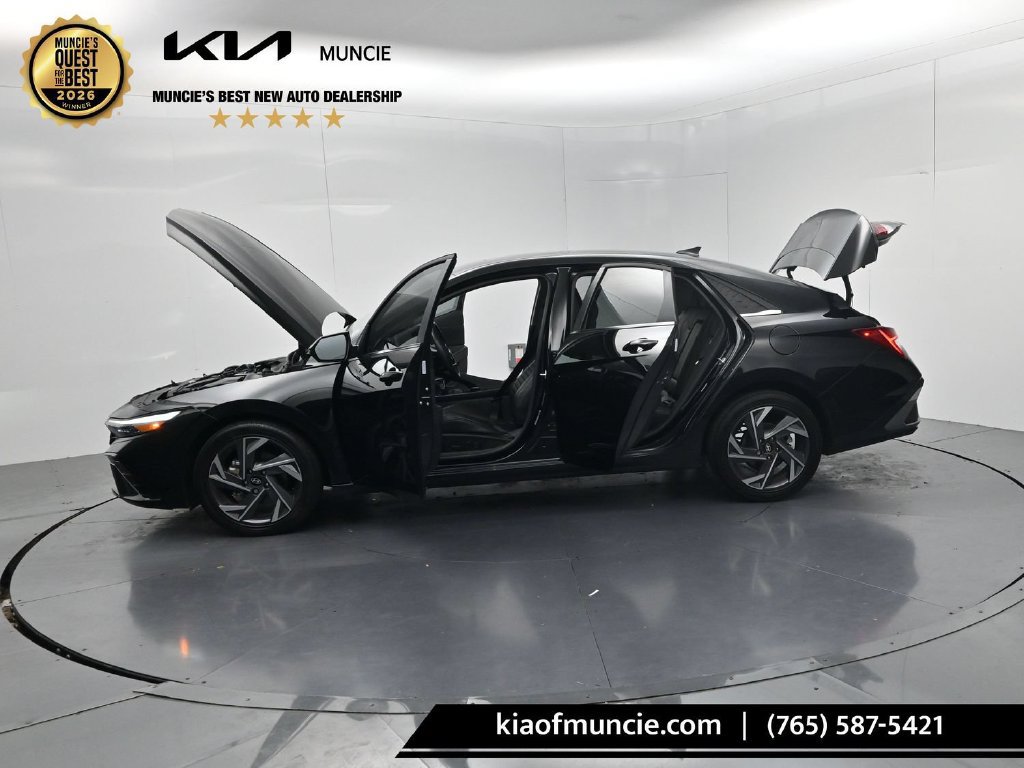 Used 2025 Hyundai Elantra Limited w/ Cargo Package FWD image 59