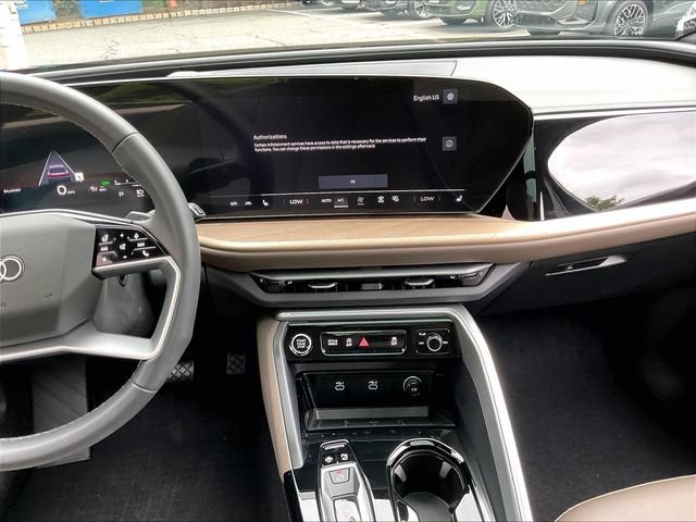 Used 2025 Audi Q5 Premium w/ Convenience Package AWD/4WD image 17