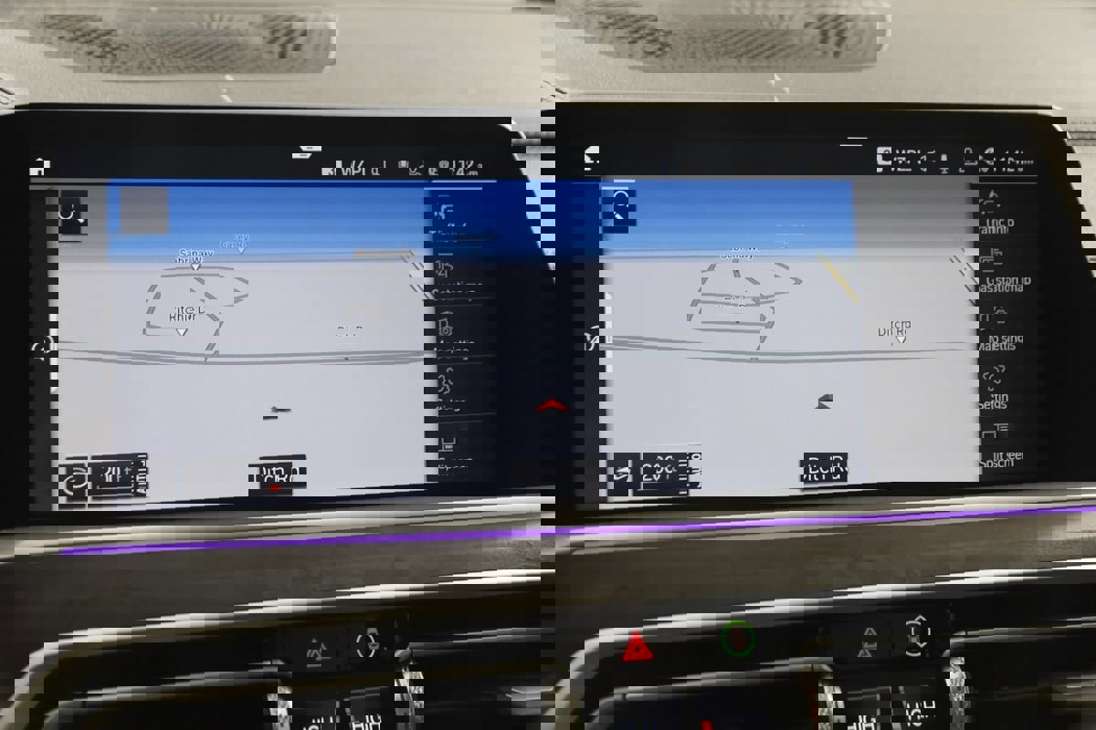 Used 2021 BMW X5 M50i image 9