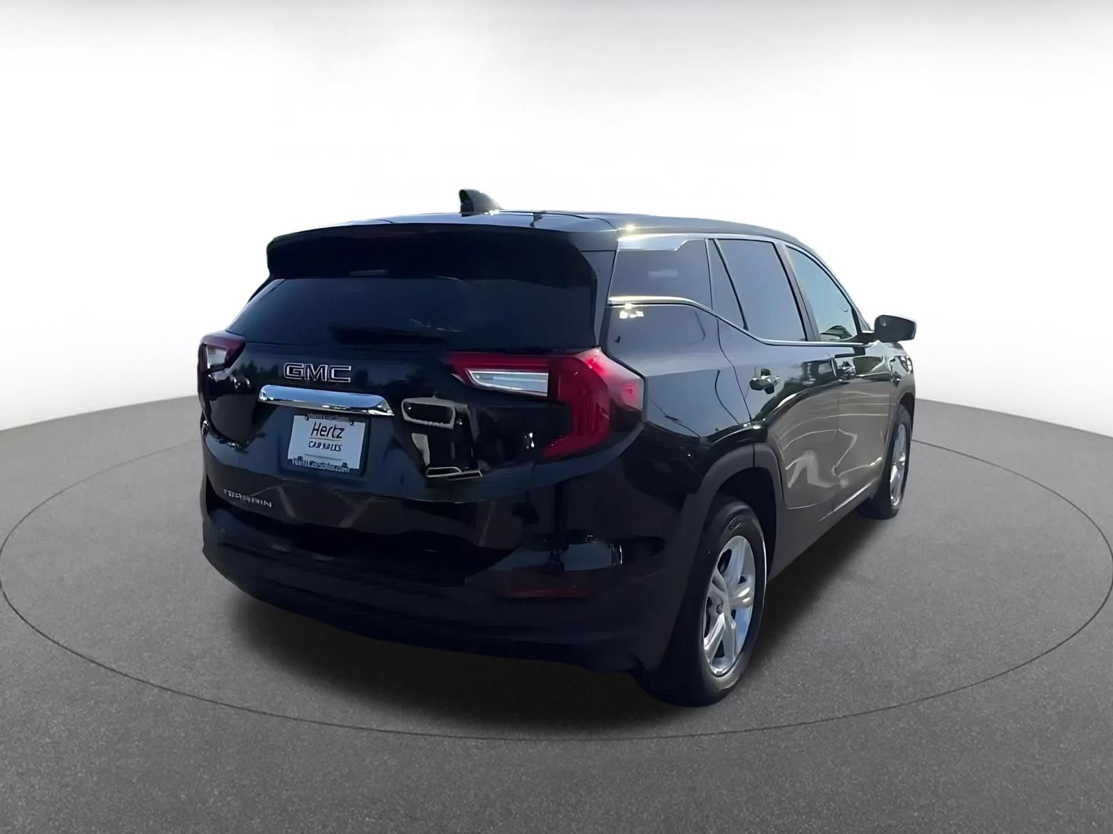 Used 2024 GMC Terrain SLE FWD image 14