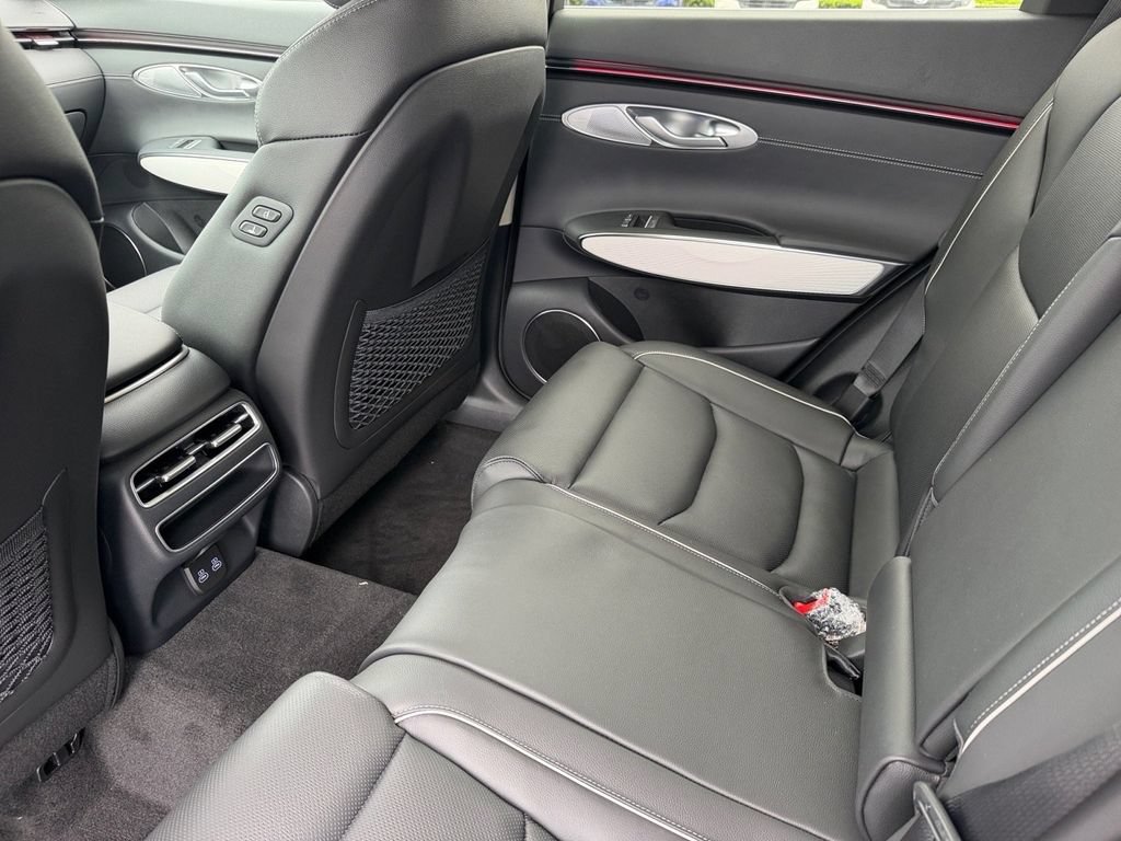 New 2026 Genesis GV70 2.5T Advanced AWD/4WD image 15