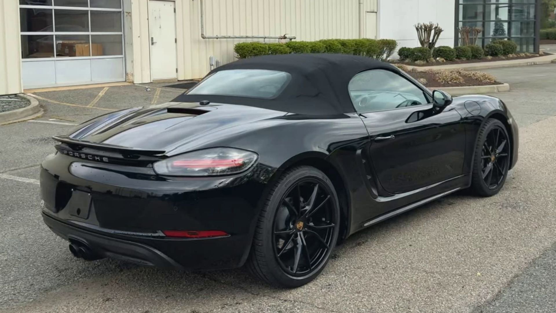 Used 2021 Porsche 718 Boxster RWD image 3